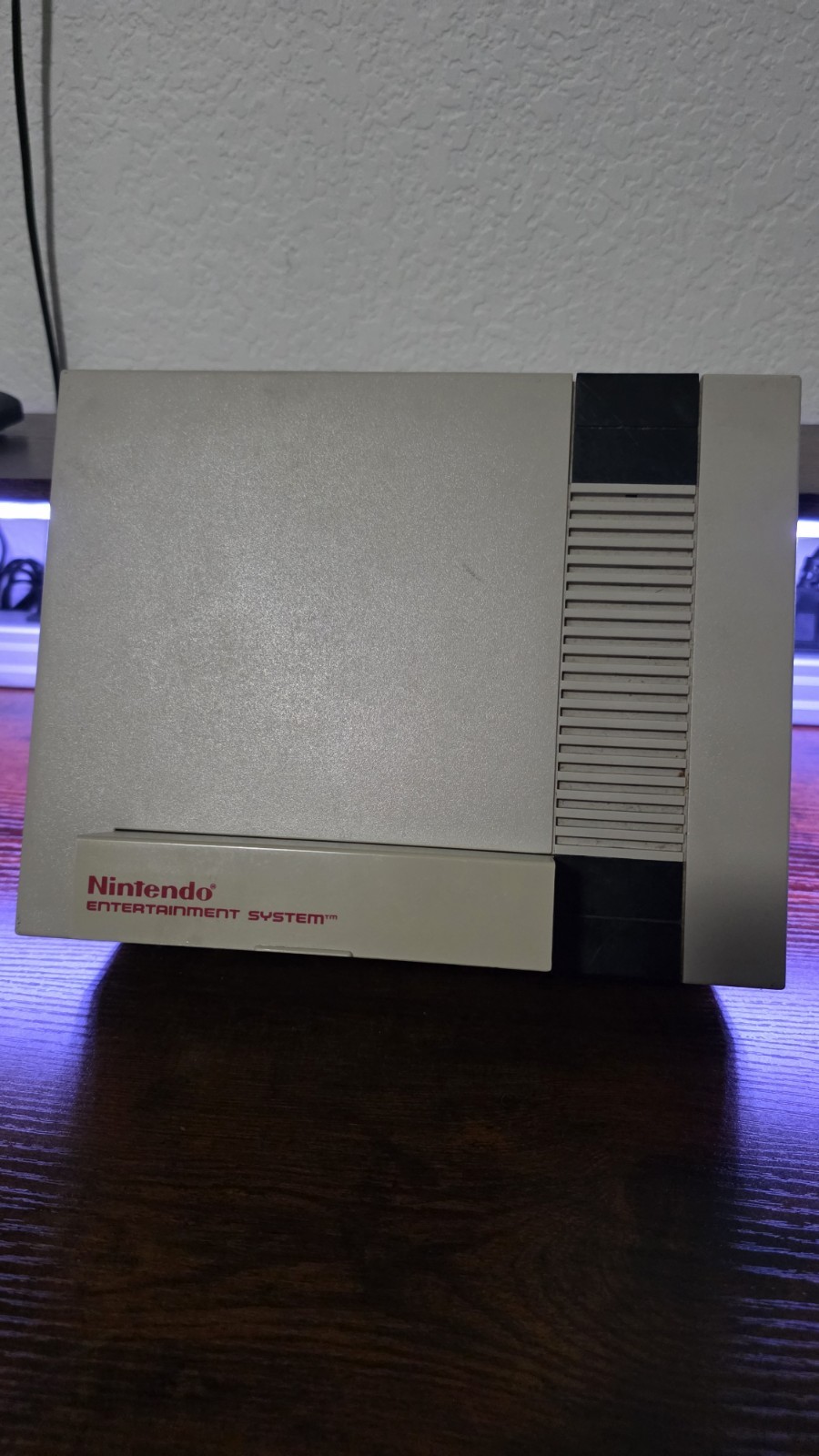 Nintendo NES Console For Parts/Repair Pink Screen Issue + Tested Controller — photo 1 of 8