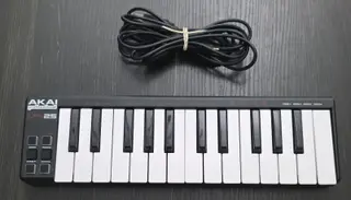 Akai Professional LPK25 USB MIDI Keyboard Controller 25 Mini Keys w/ Cable Works