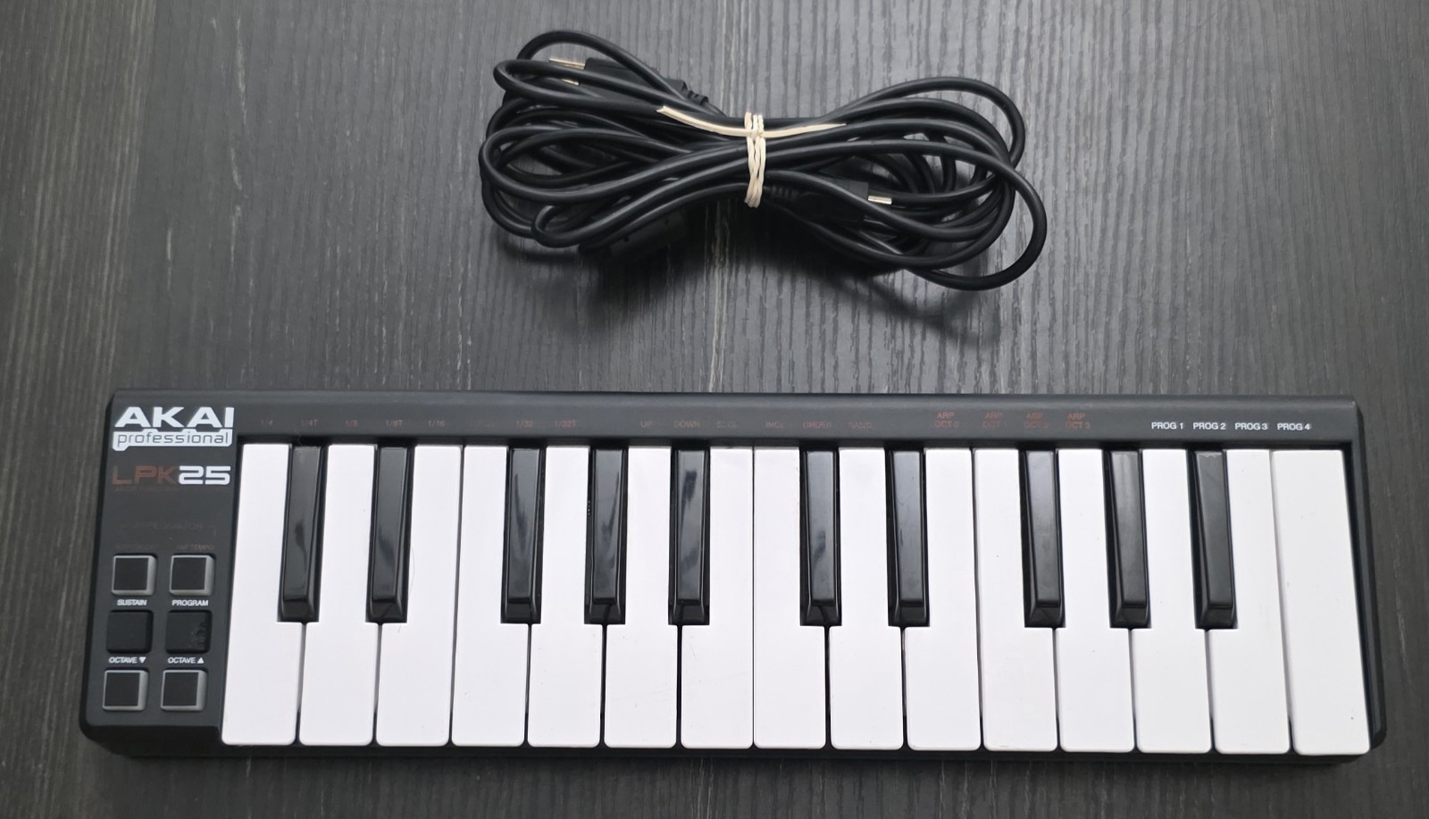 Akai Professional LPK25 USB MIDI Keyboard Controller 25 Mini Keys w/ Cable Works