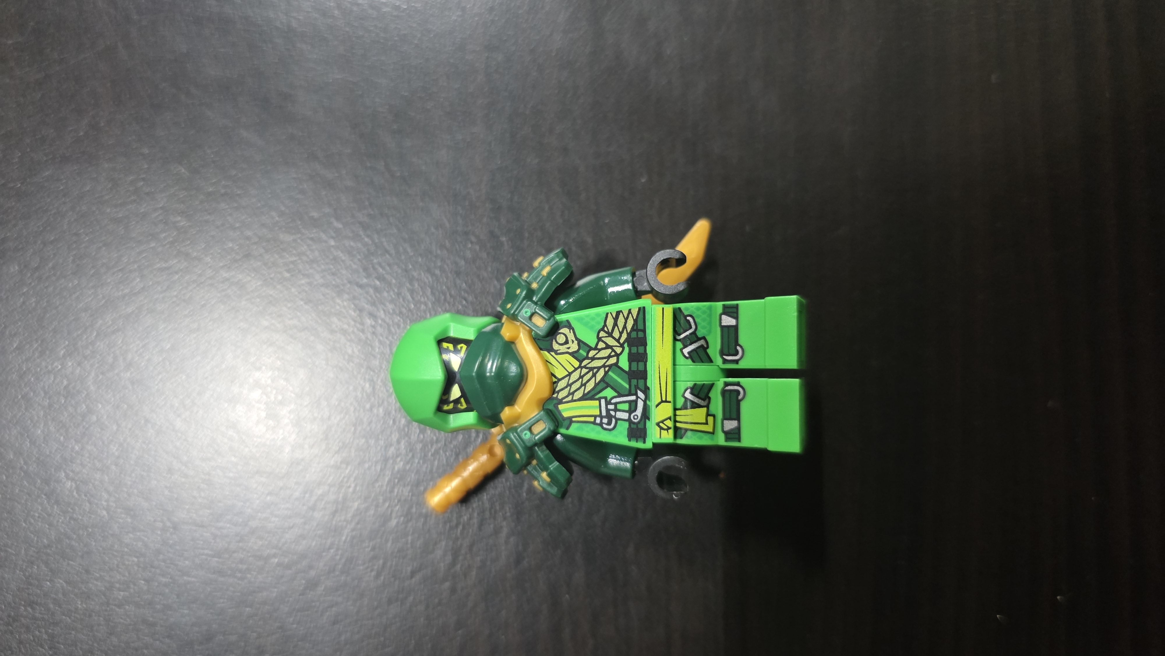 LEGO Ninjago Lloyd Green Ninja Minifigure Gold Shoulder Armor 2 Gold Blades — photo 1 of 7